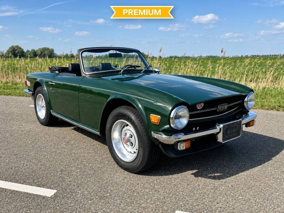 Image 1/8 de Triumph TR 6 (1976)