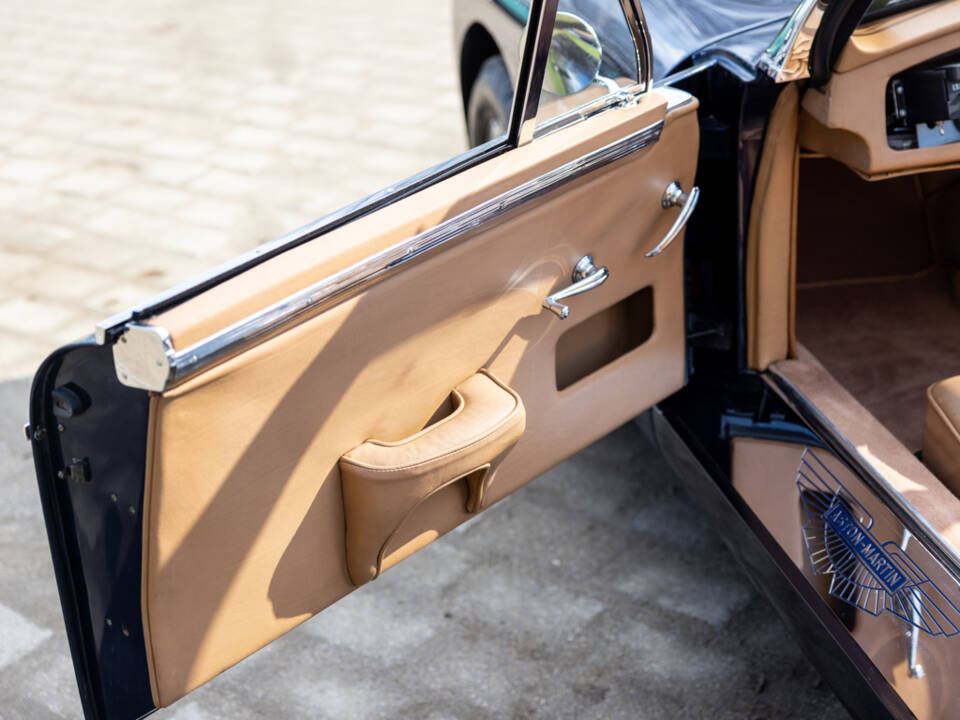 Image 14/50 of Aston Martin DB 2&#x2F;4 Mk I Vantage Convertible (1953)