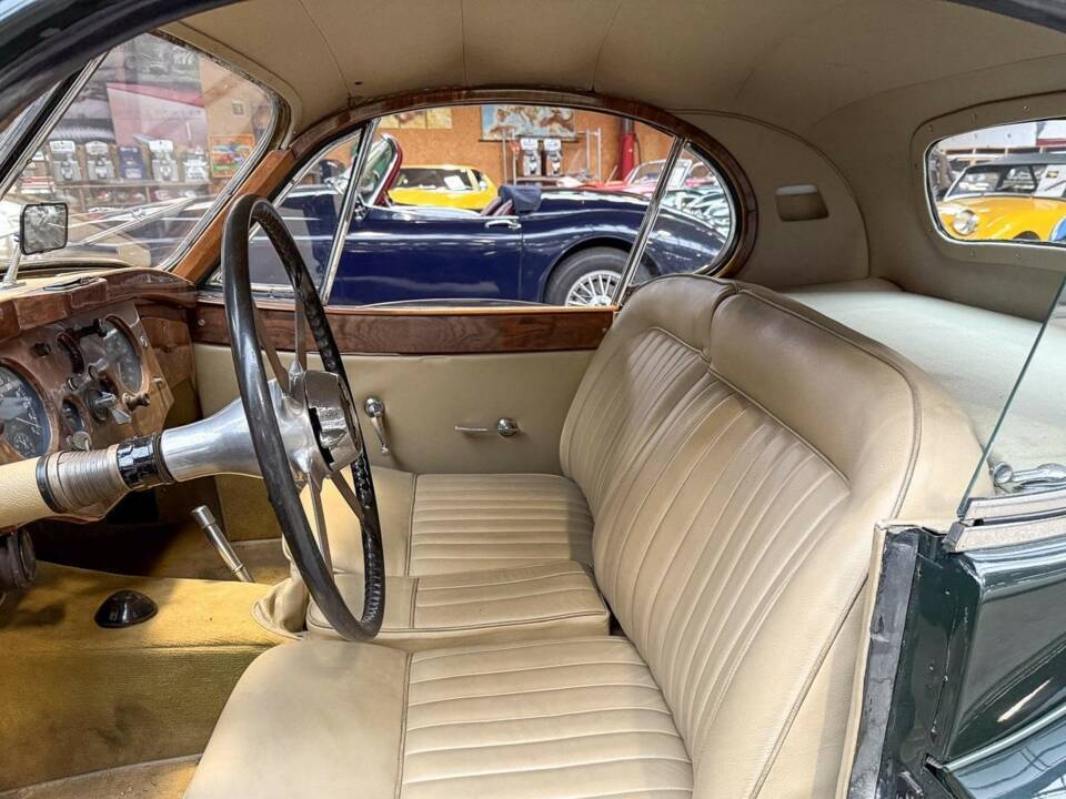 Image 7/28 of Jaguar XK 120 FHC (1953)