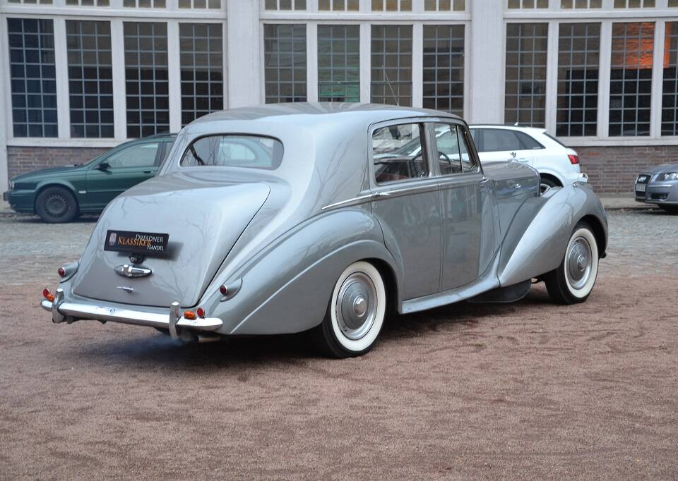 Image 7/23 of Bentley R-Type (1953)