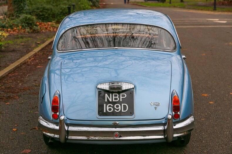 Image 11/50 de Daimler V8-250 (1966)