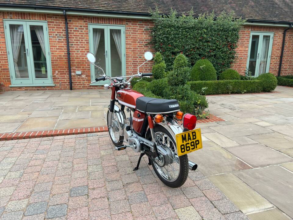 Image 21/35 of Yamaha DUMMY (1975)