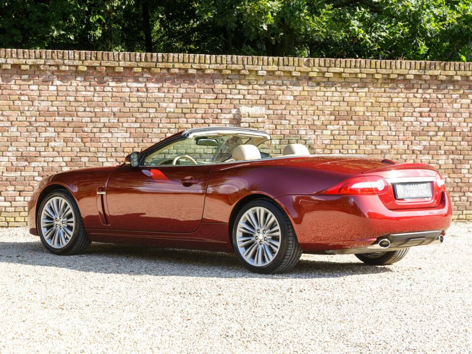 Image 2/50 of Jaguar XK (2011)