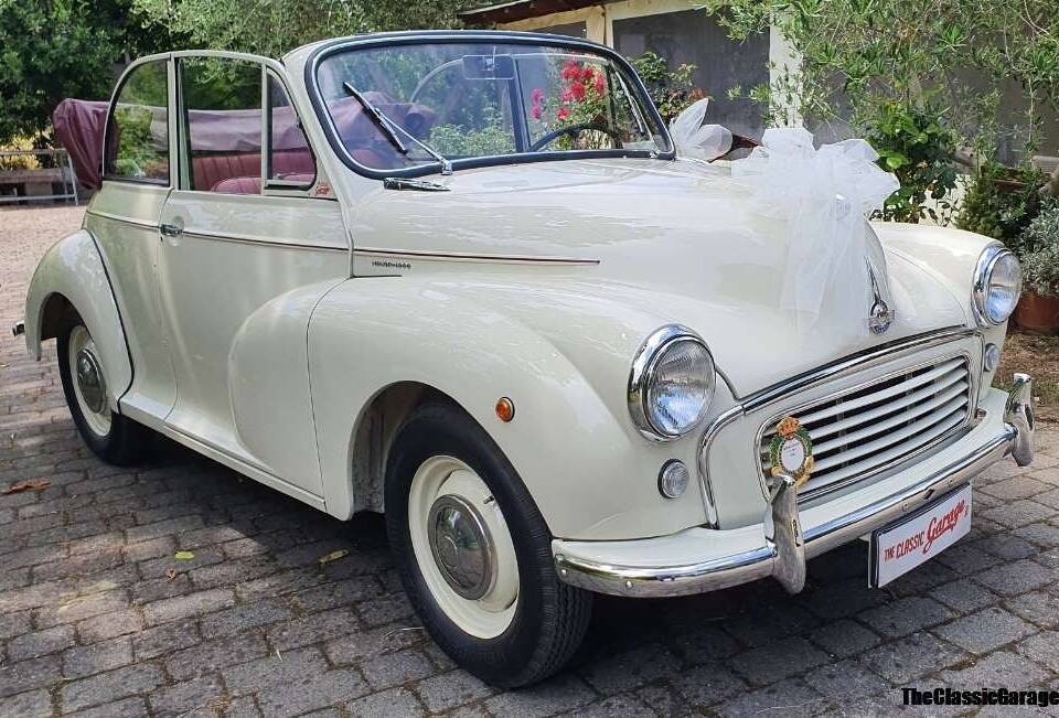 Image 54/66 of Morris Minor 1000 Tourer (1961)
