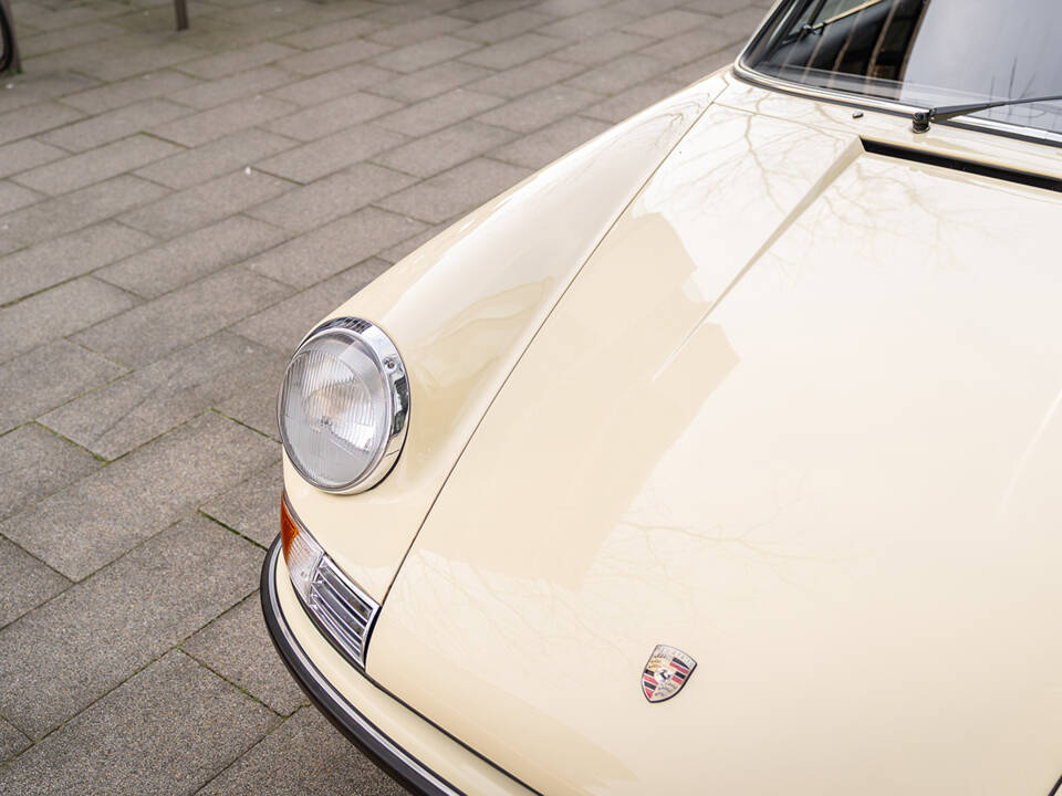 Image 24/62 de Porsche 911 2.4 T (1973)