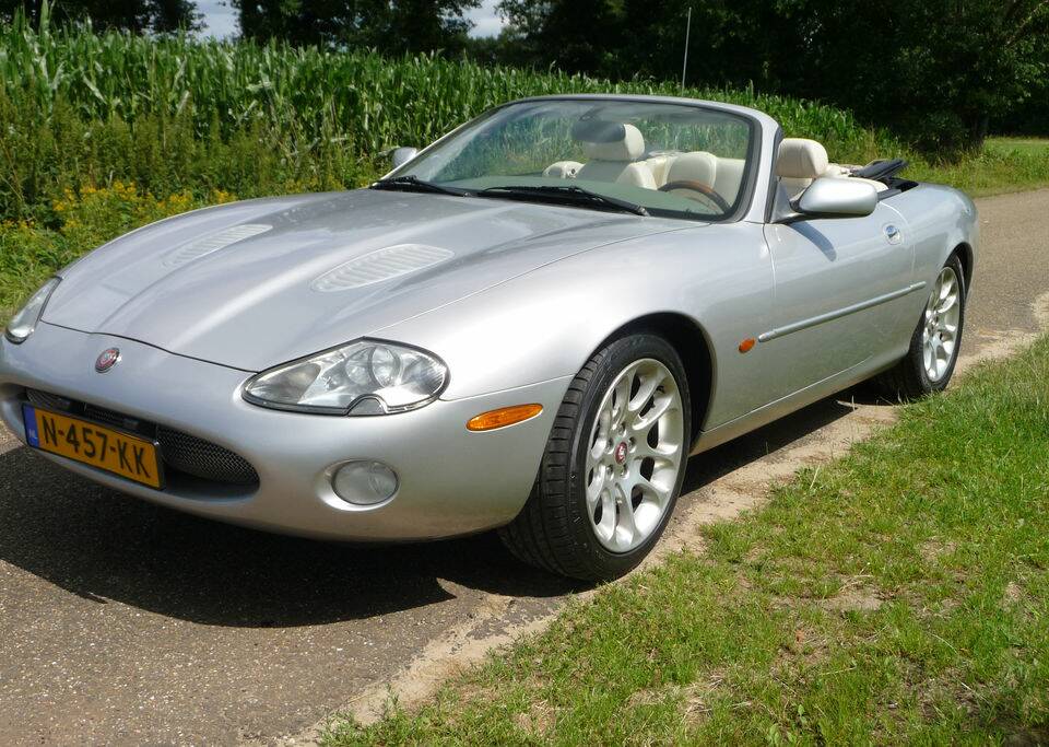 Image 1/8 of Jaguar XKR (2001)