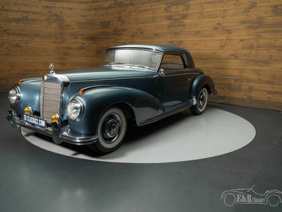Image 4/31 of Mercedes-Benz 300 S (1953)