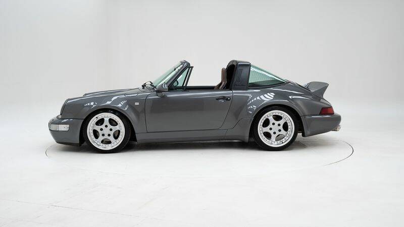 Image 8/15 of Porsche 911 Carrera 2 (1990)