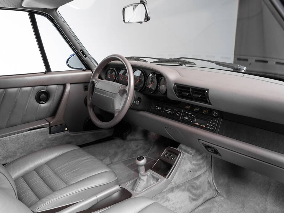 Bild 17/27 von Porsche 911 Turbo 3.6 (WLS) (1993)