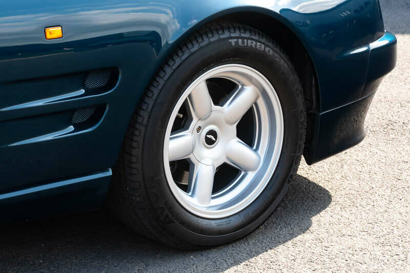 Image 31/50 of Aston Martin Virage Volante (1993)