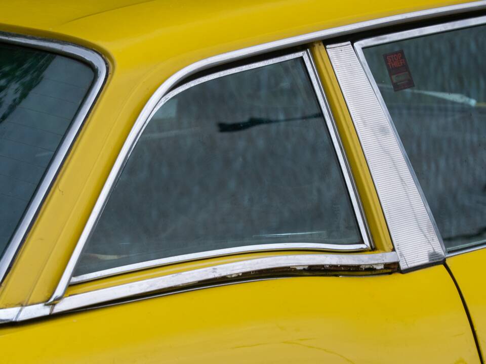 Obraz 30/50 pojazdu Triumph Stag (1975)