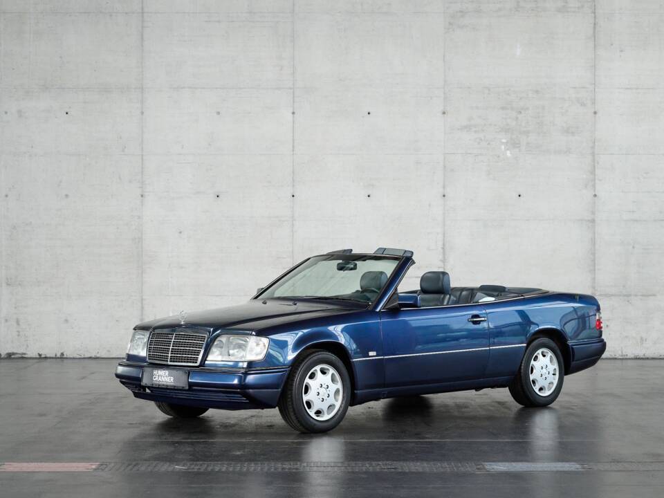 Bild 1/50 von Mercedes-Benz E 200 (1996)