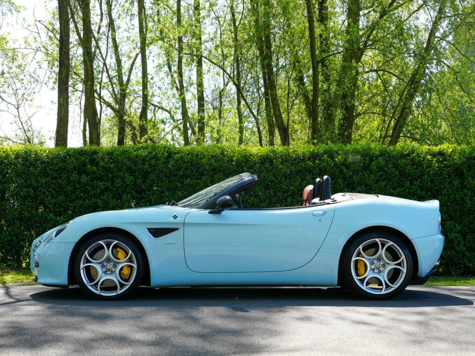 Image 8/40 of Alfa Romeo 8C Spider (2009)