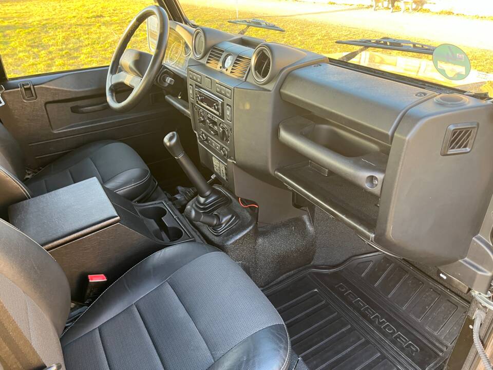 Image 59/93 of Land Rover Defender 110 (2014)