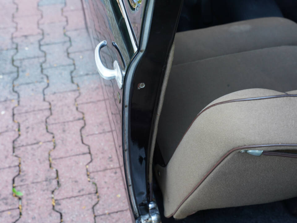 Image 32/50 of Lancia Appia C10 (1954)