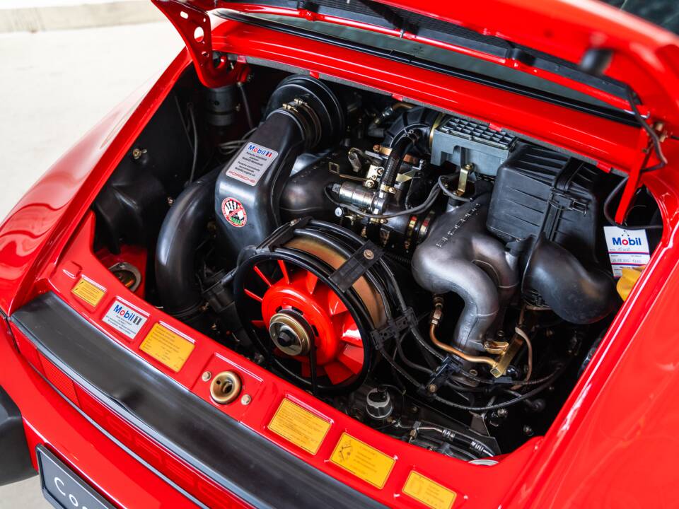 Image 28/31 of Porsche 911 Carrera 3.2 (1988)