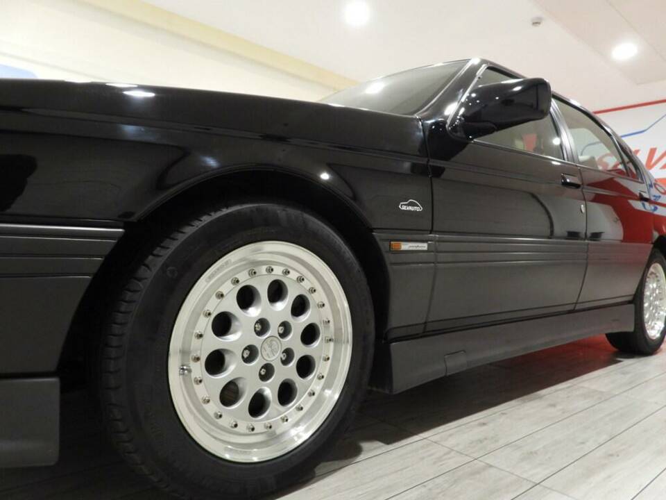 Image 5/15 de Alfa Romeo 164 3.0 24V Q4 (1994)