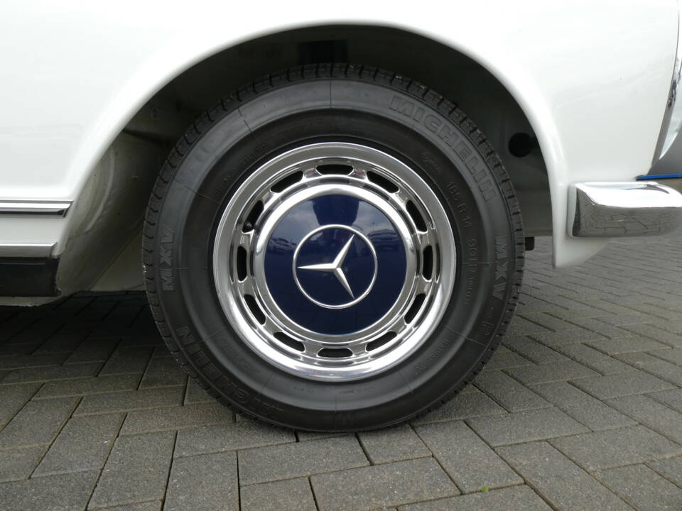Bild 30/39 von Mercedes-Benz 280 SL (1971)
