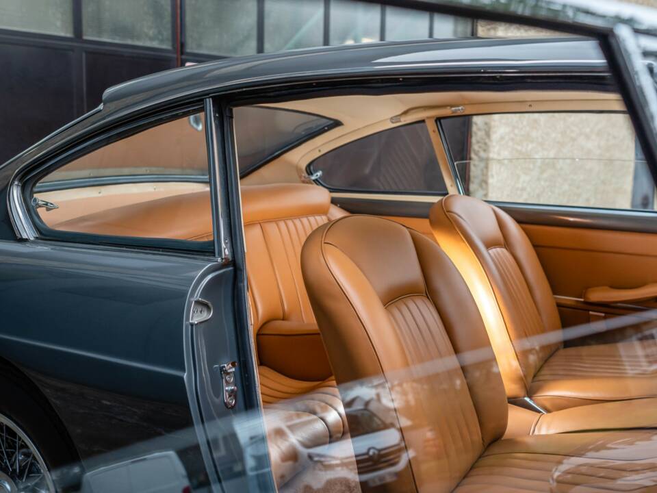 Bild 37/50 von Ferrari 250 GT/E (1963)