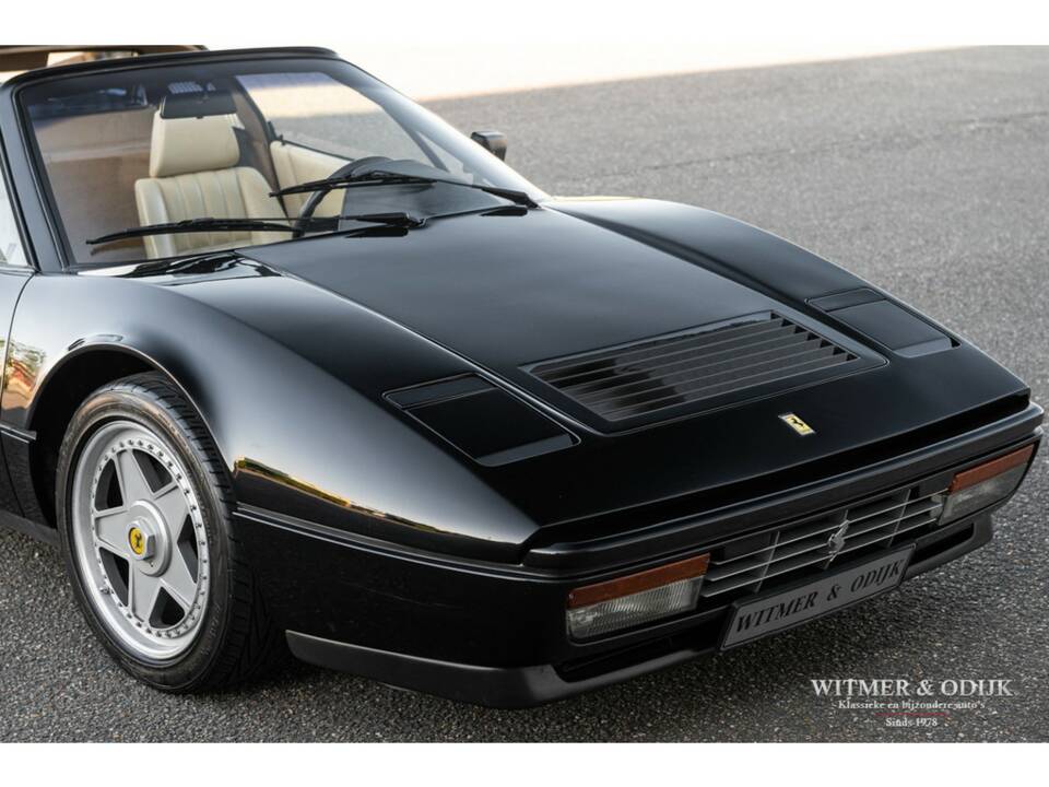 Afbeelding 26/32 van Ferrari 328 GTS (1989)