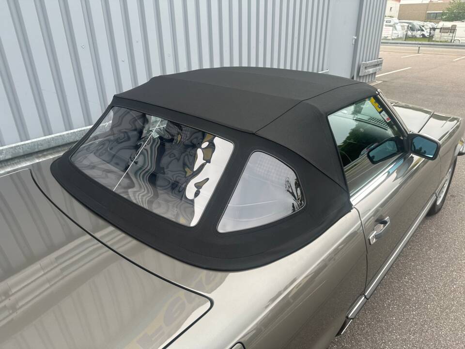 Image 5/10 of Mercedes-Benz 300 SL (1985)