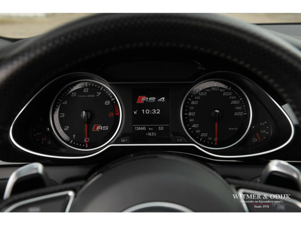 Image 28/32 of Audi RS4 Avant (2014)