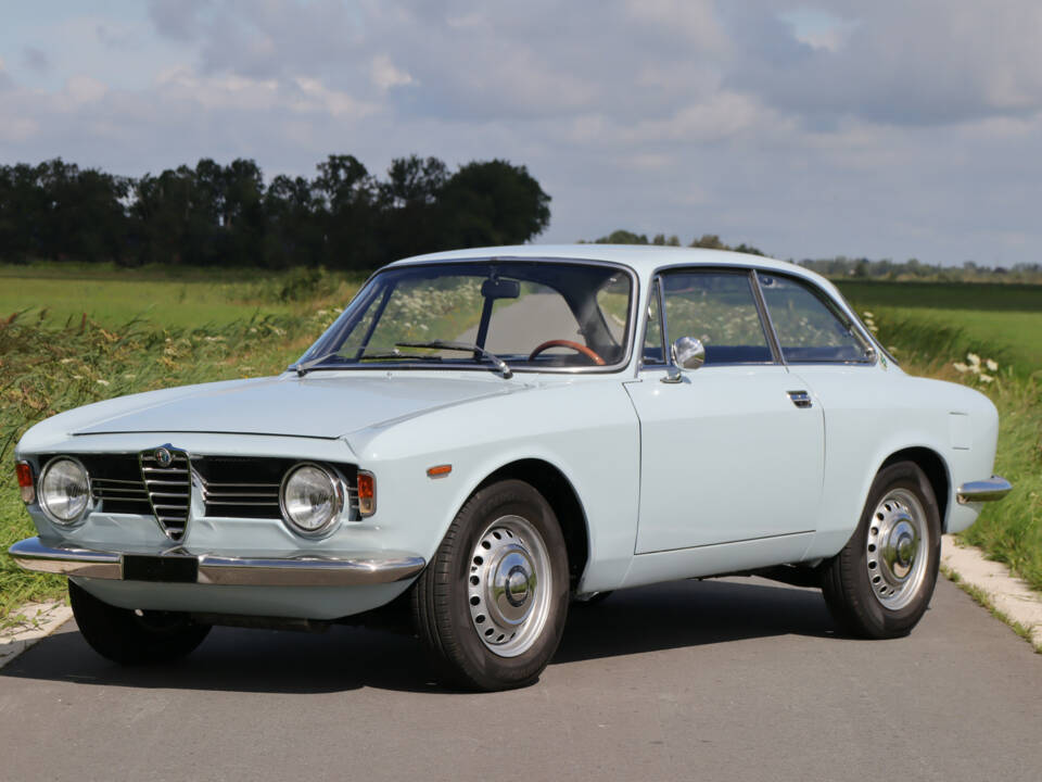 Immagine 25/50 di Alfa Romeo Giulia 1600 Sprint GT Veloce (1967)