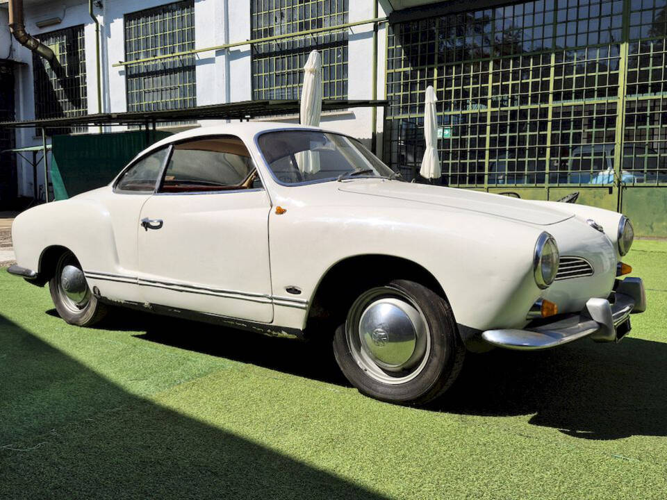 Image 9/71 of Volkswagen Karmann Ghia 1200 (1962)