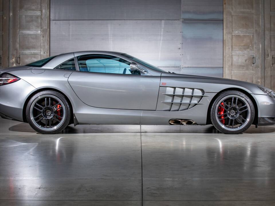 Image 5/25 of Mercedes-Benz SLR McLaren 722 (2006)