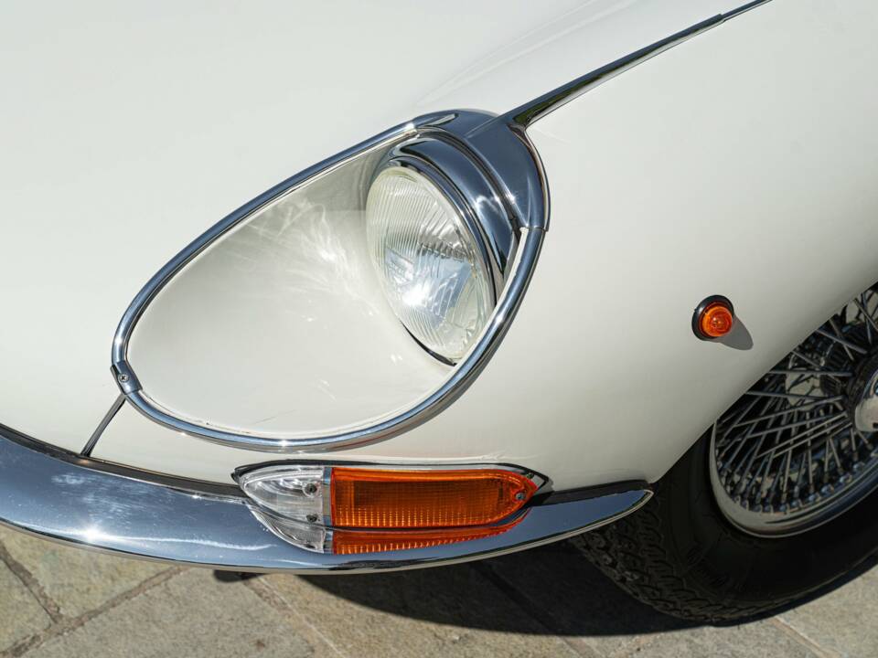 Bild 21/50 von Jaguar E-Type (1968)
