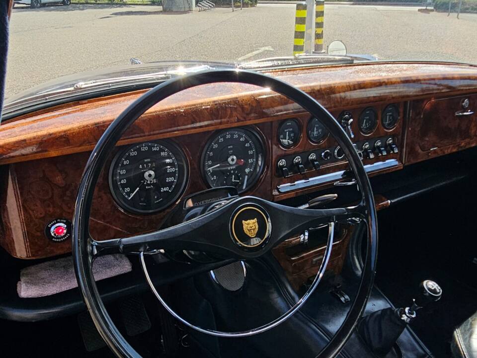 Bild 12/18 von Jaguar S-Type 3.8 (1964)