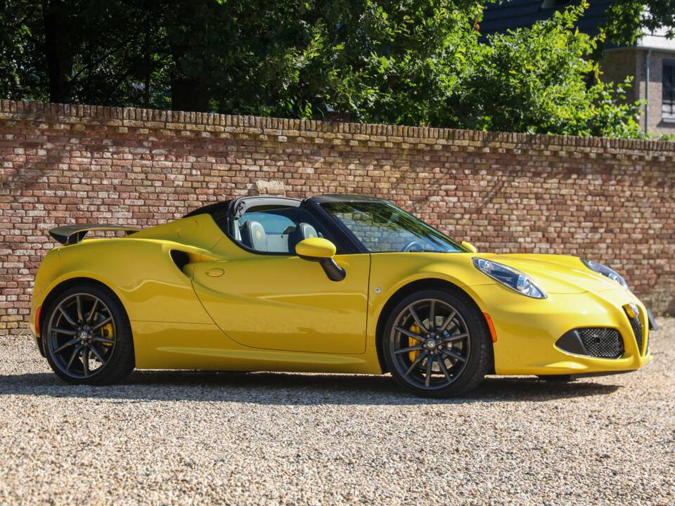 Image 23/50 of Alfa Romeo 4C Spider (2018)