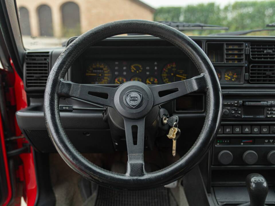 Image 50/50 of Lancia Delta HF Integrale 16V (1989)