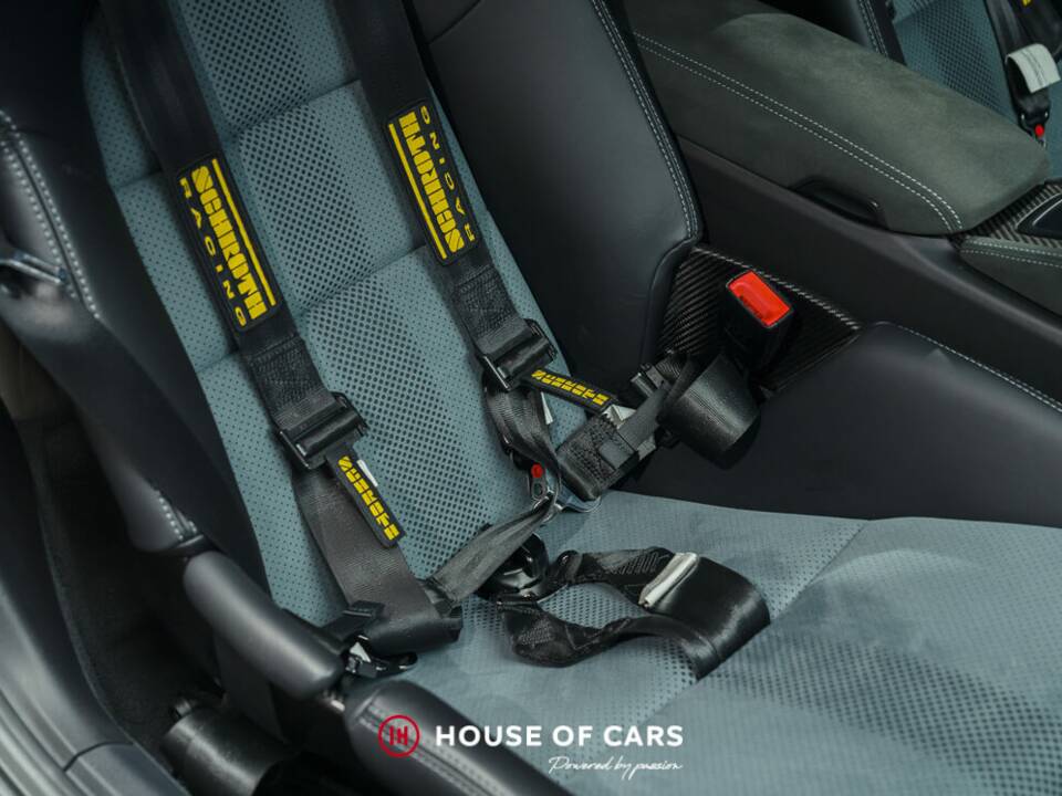 Image 20/25 de Porsche 718 Cayman GT4 RS Weissach (2022)