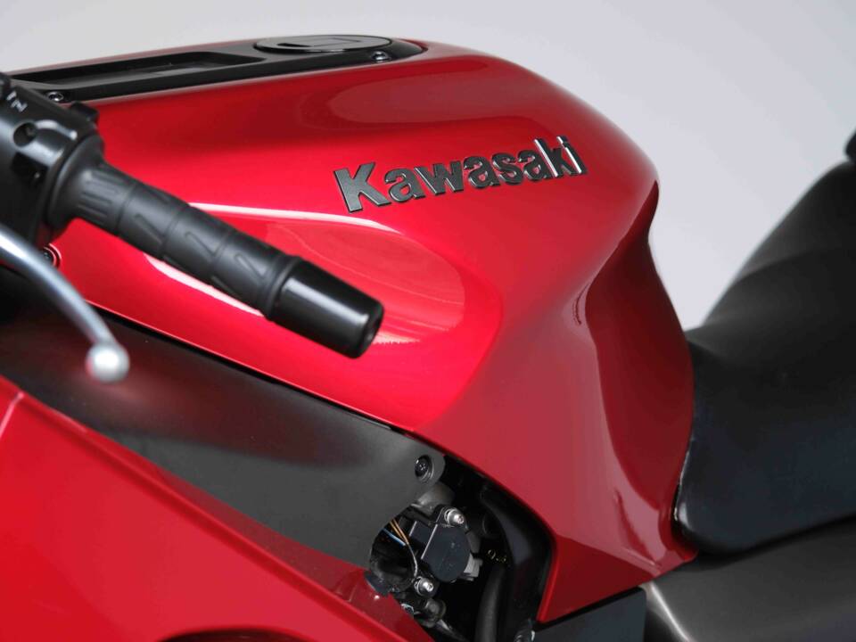 Image 69/91 of Kawasaki Ninja 1200 ZX-12R (2000)