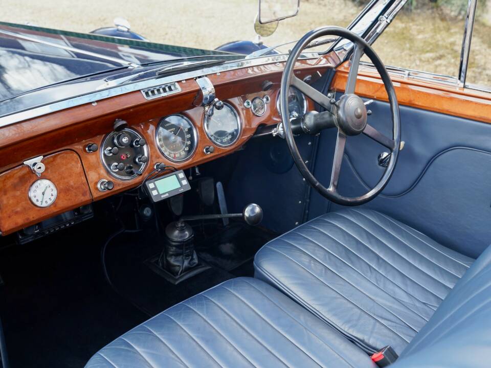 Image 27/50 of Lagonda LG 6 (1939)