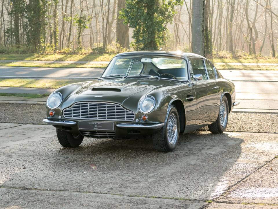 Immagine 3/36 di Aston Martin DB 6 Mk II (1970)