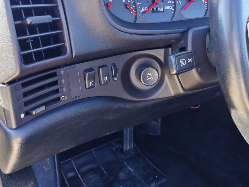 Immagine 40/49 di Porsche 944 S2 (1991)