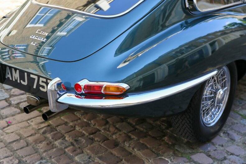 Image 27/50 of Jaguar E-Type 4.2 (1965)