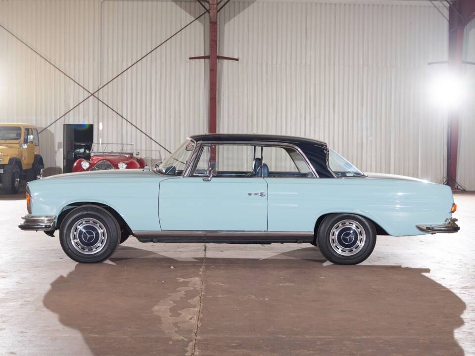 Image 9/91 of Mercedes-Benz 280 SE (1970)