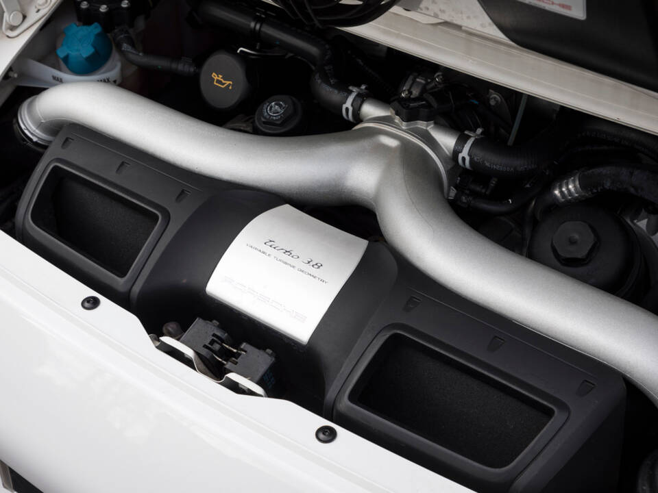 Image 12/27 of Porsche 911 Turbo (2010)