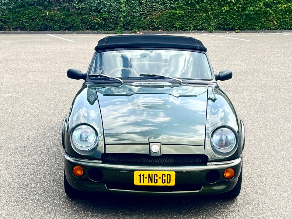 Bild 16/41 von MG RV8 (1994)