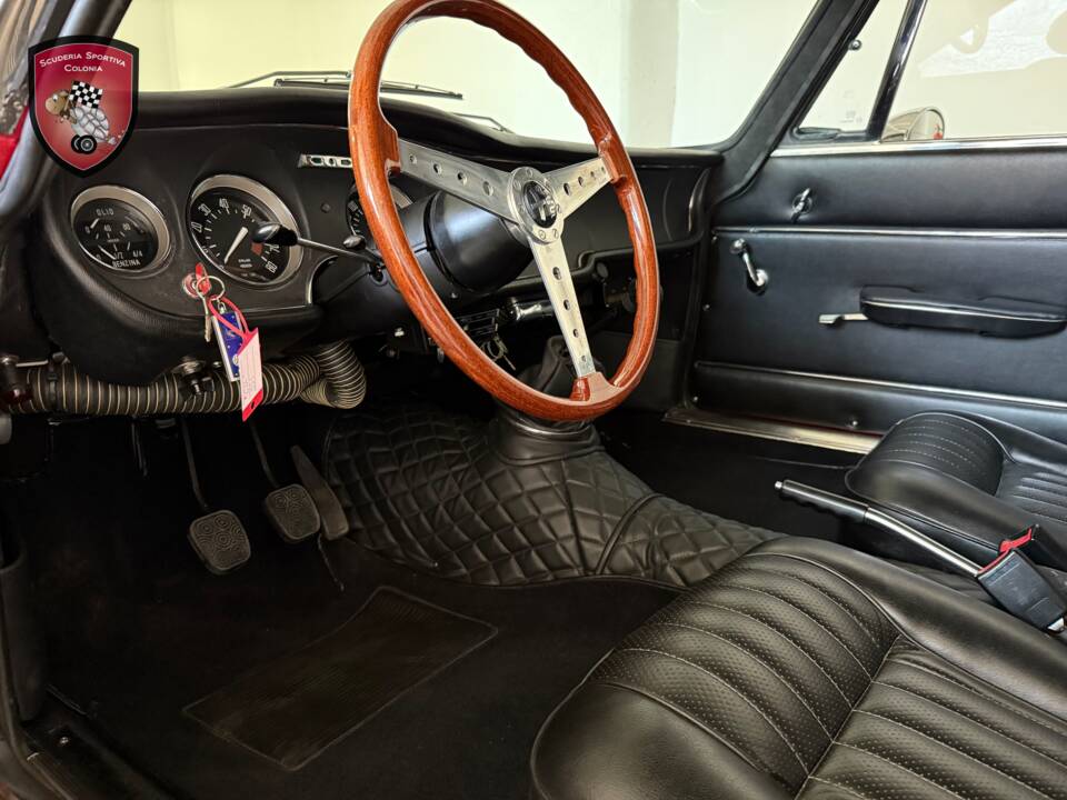 Immagine 51/53 di Alfa Romeo Giulia GT 1300 Junior (1970)