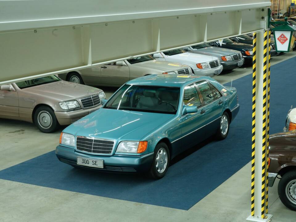 Bild 1/50 von Mercedes-Benz 300 SE (1991)