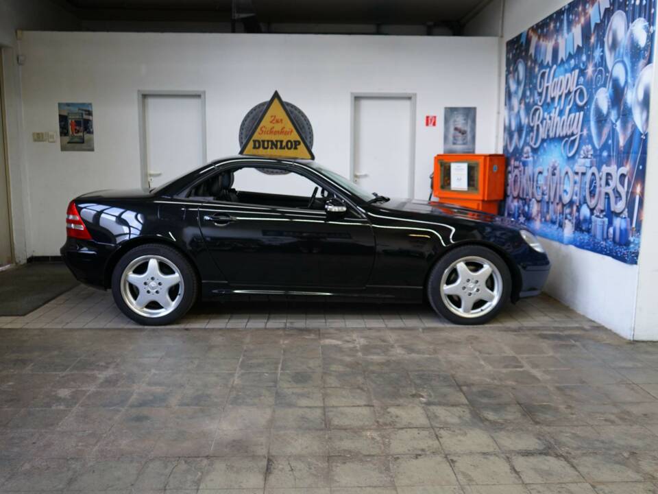 Image 29/33 de Mercedes-Benz SLK 320 (2000)