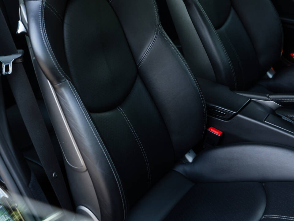 Imagen 41/51 de Porsche 911 Carrera 4 GTS (2012)