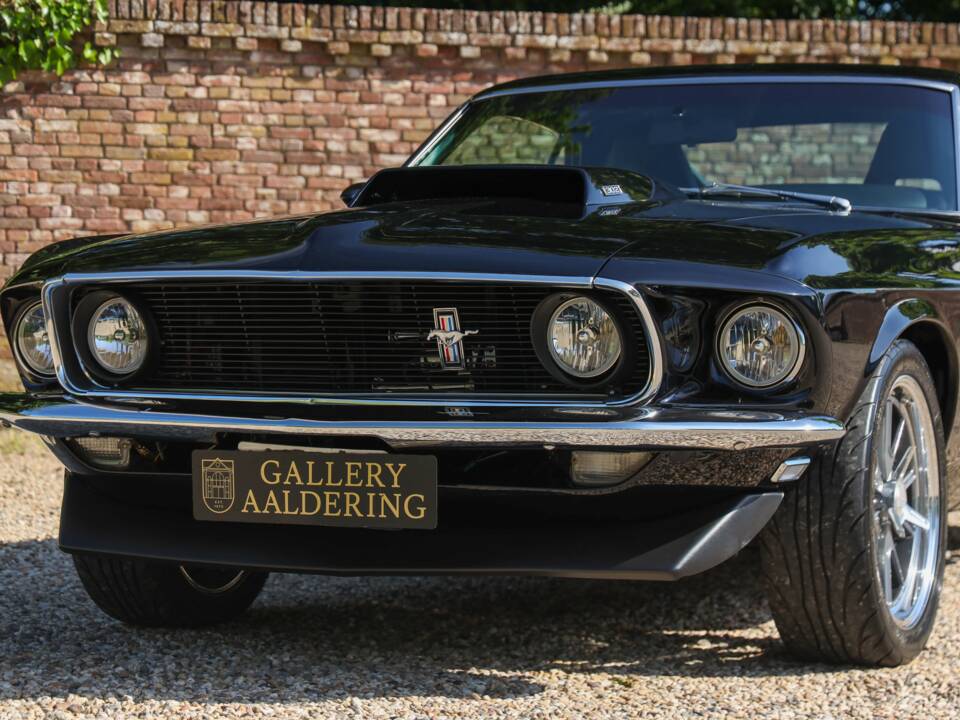 Image 14/50 of Ford Mustang 302 (1969)