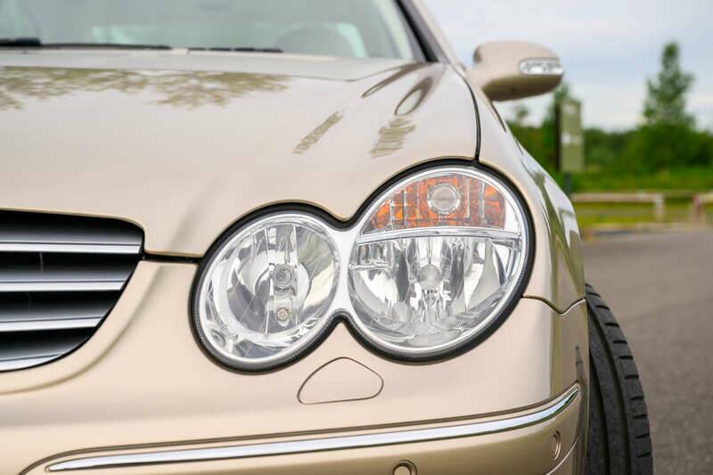 Bild 13/47 von Mercedes-Benz CLK 320 (2003)