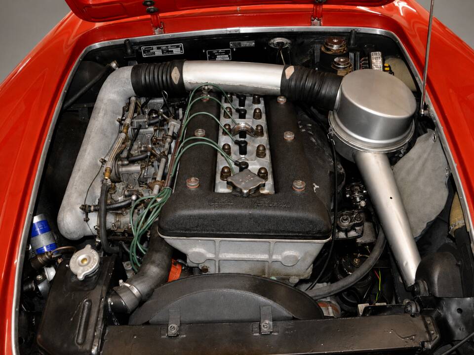 Image 27/31 of Alfa Romeo 2600 Spider (1964)