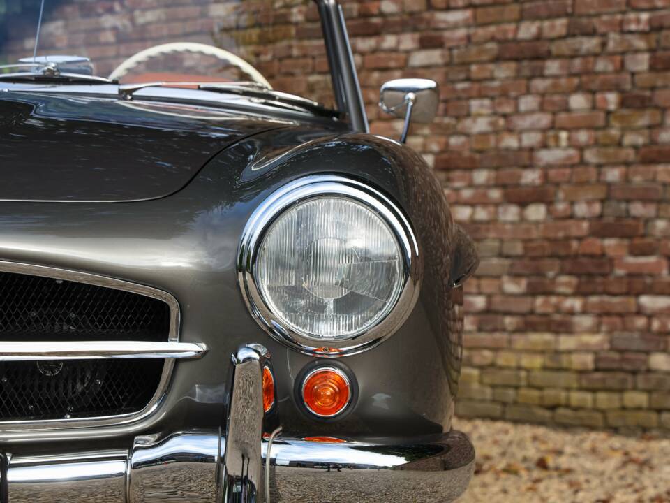 Image 31/50 of Mercedes-Benz 190 SL (1960)